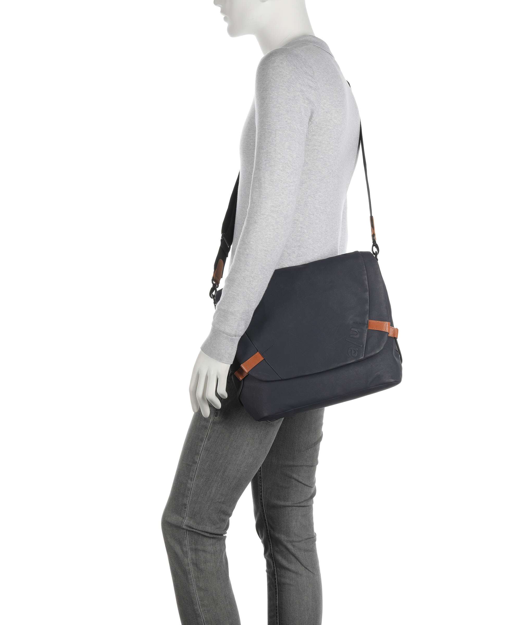 Aunts & Uncles Japan Matsumoto Messenger bag night blue - Image 4