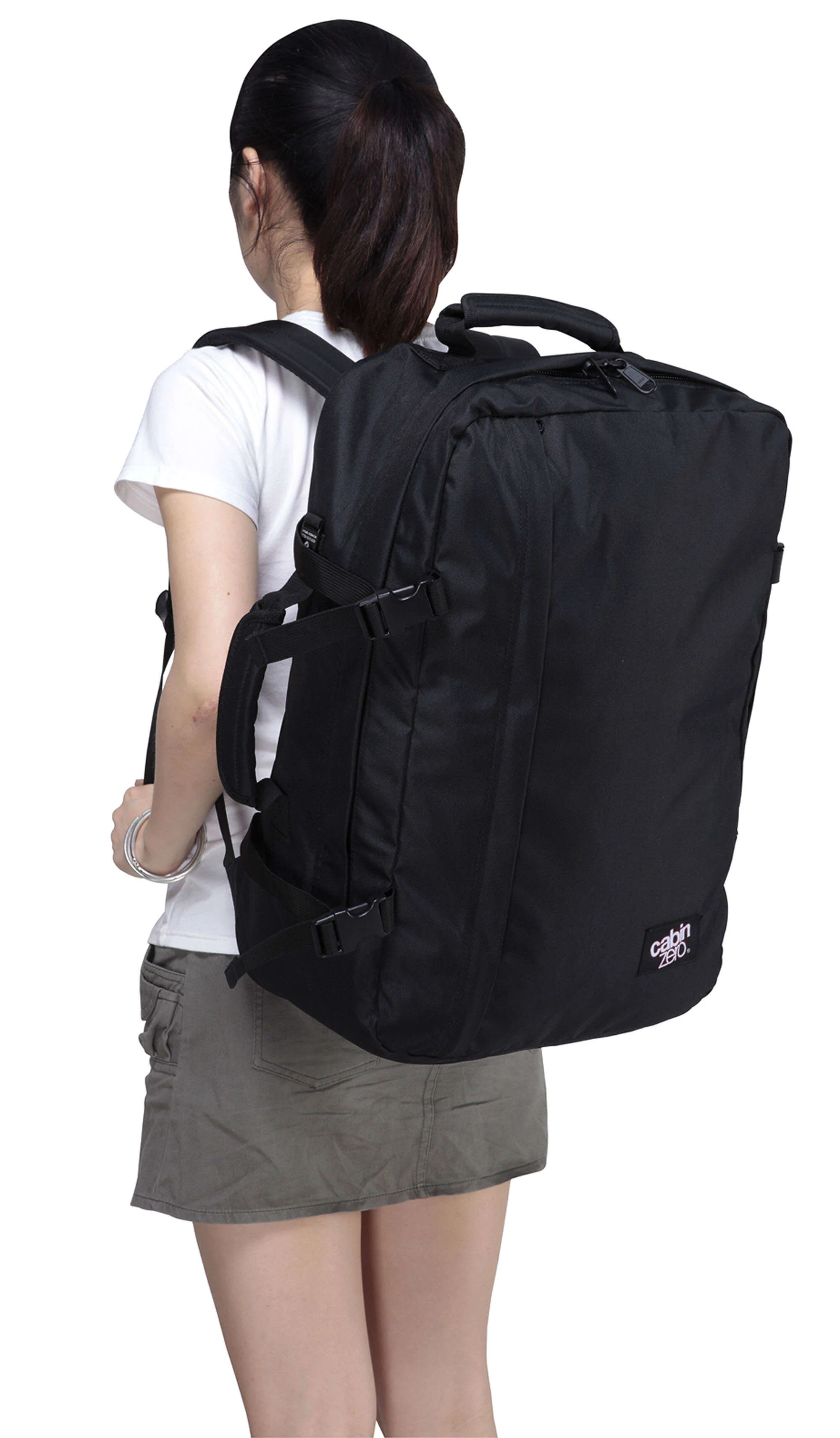 Cabin Zero Classic 44 Travel backpack black sand - Image 3