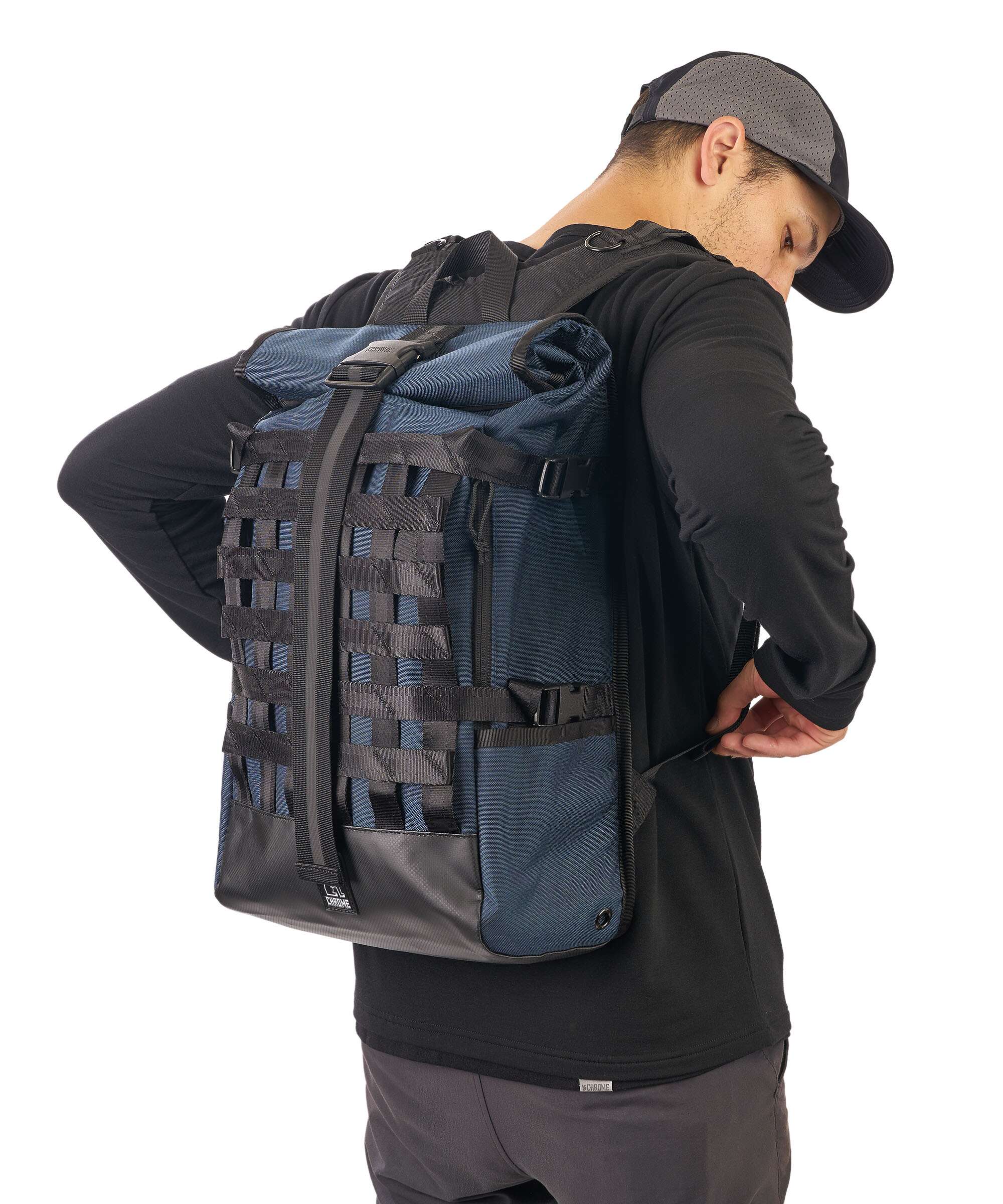 Chrome Barrage Cargo Rolltop backpack red - Image 4