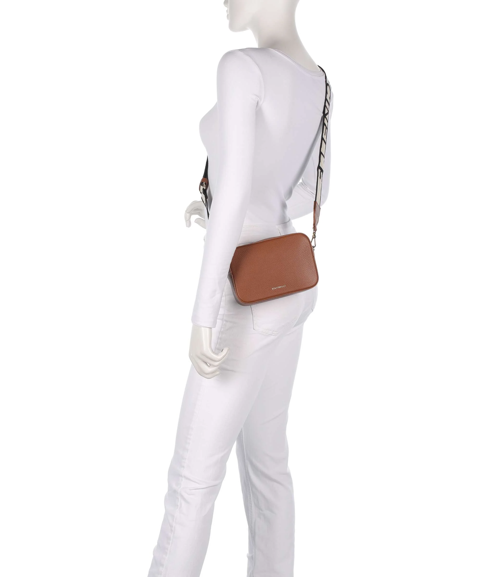 Coccinelle Tebe Crossbody bag cognac - Image 3