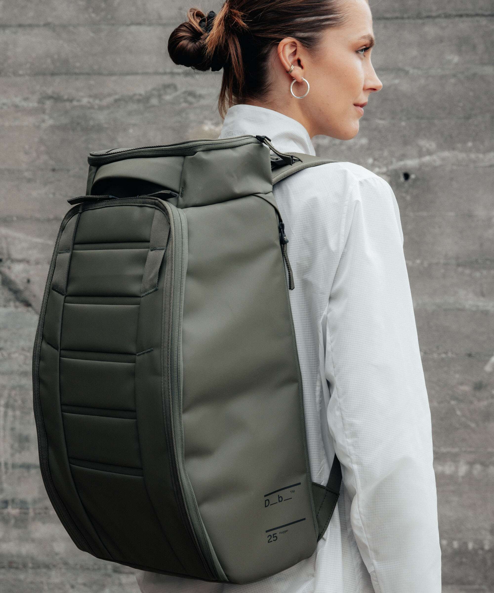 Db Hugger 25 Backpack black out - Image 3