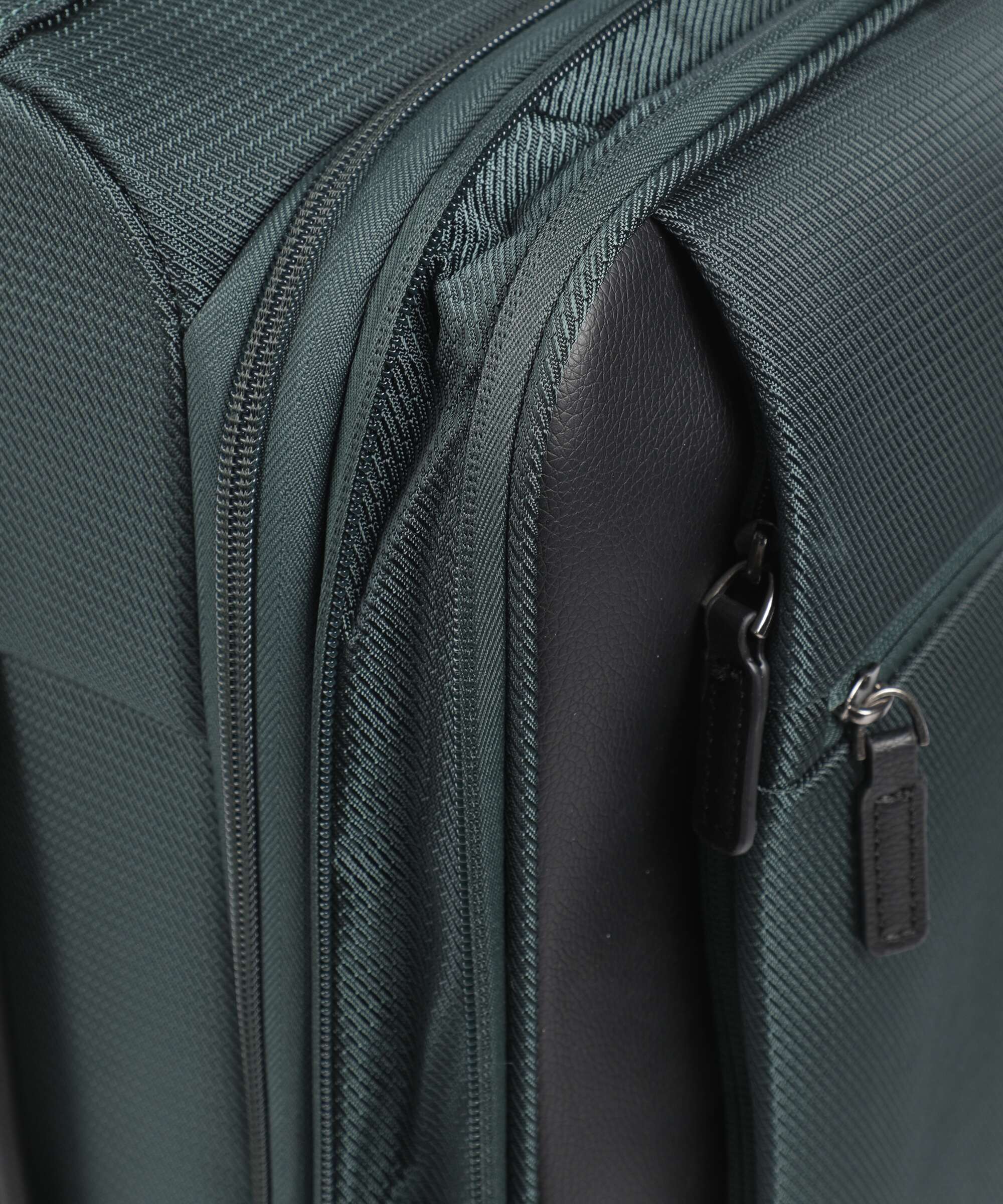 Delsey Paris Montmartre Air 3.0 Slim Spinner (4 wheels) pine - Image 4