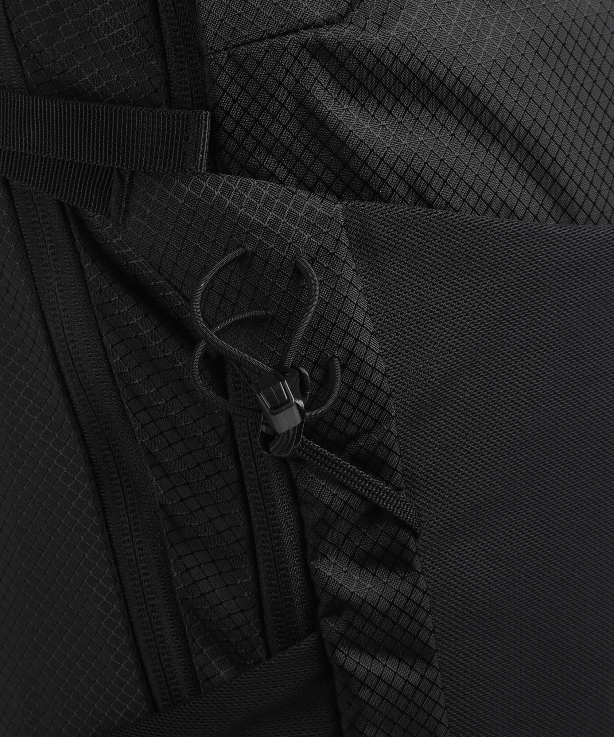 Deuter Futura 23 Hiking backpack black - Image 4