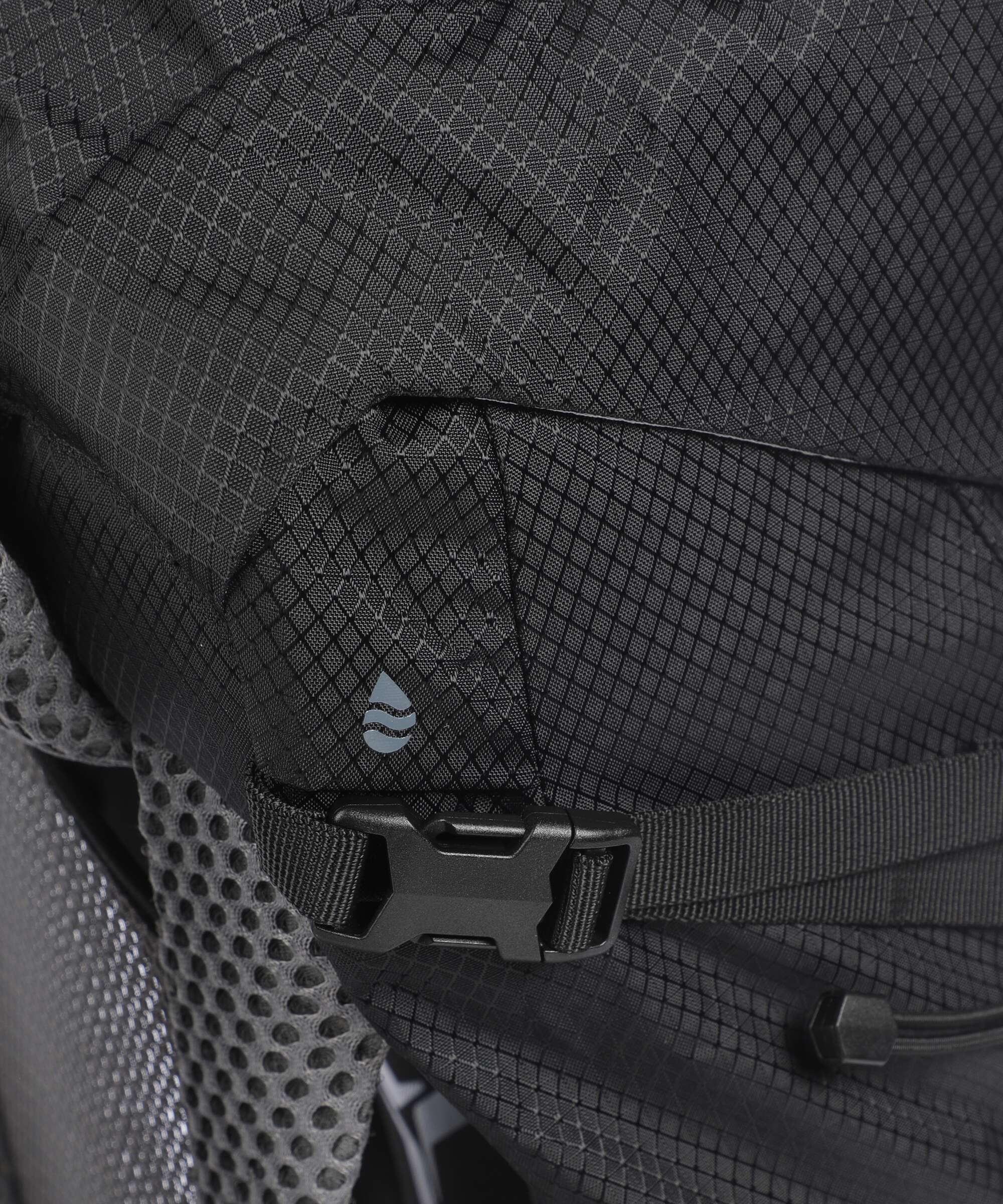 Deuter Futura 26 Hiking backpack black - Image 4