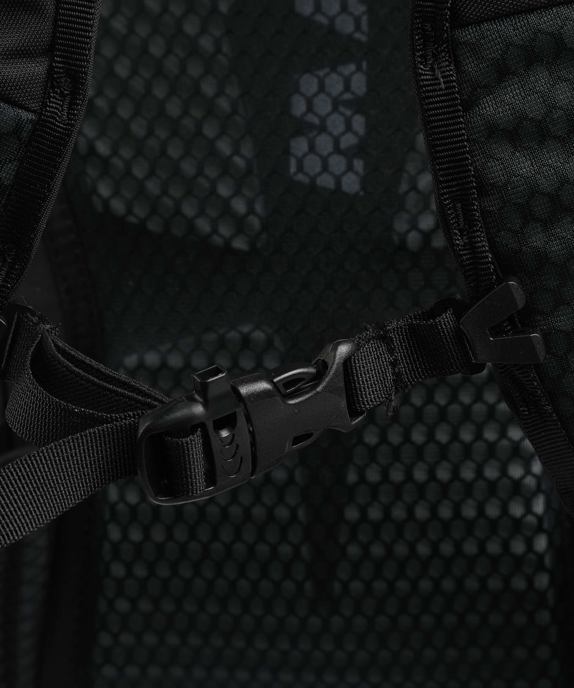 Mammut Lithium 15 Hiking backpack woods/black - Image 3