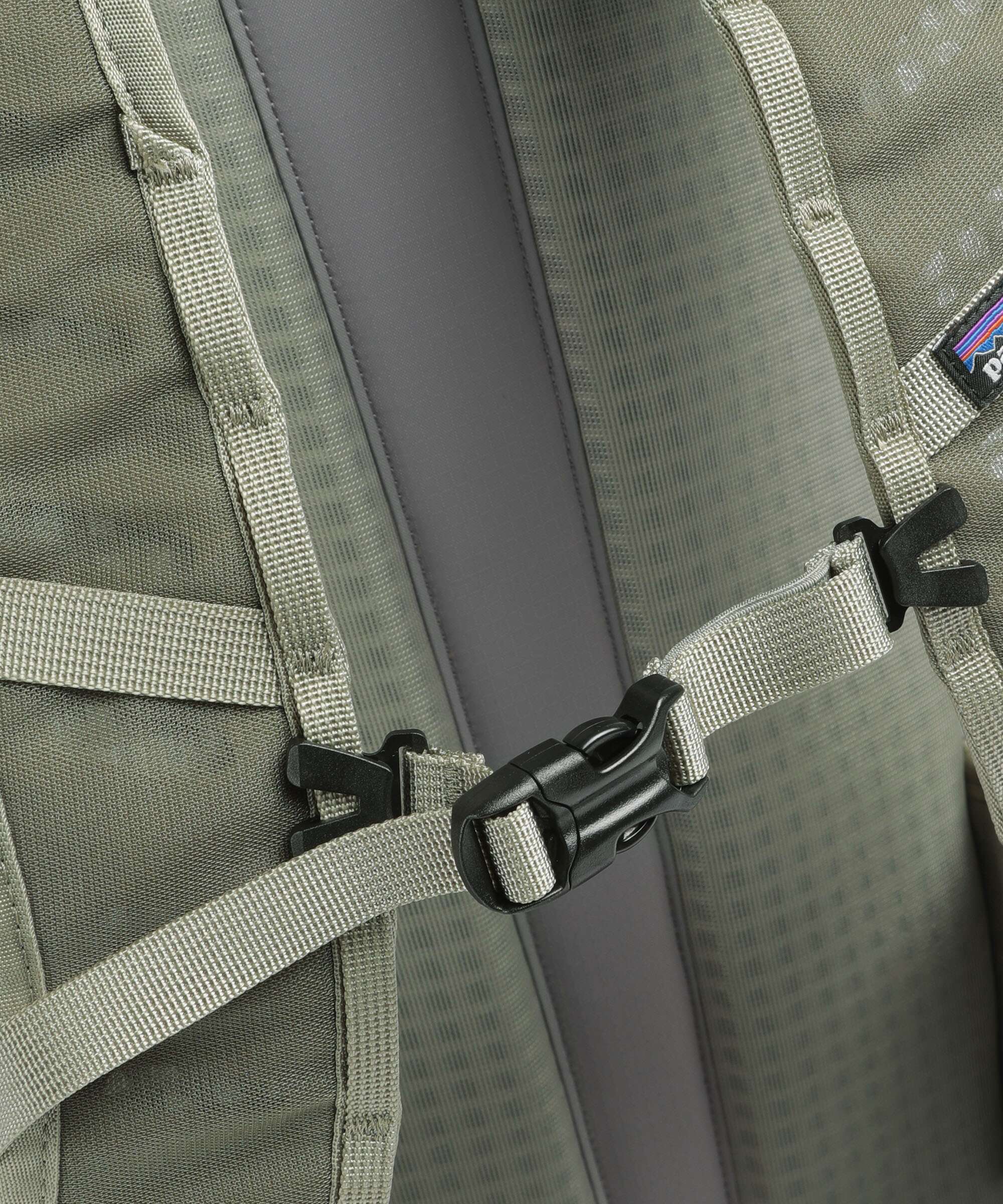 Patagonia Terravia 28 M Backpack river rock green - Image 3