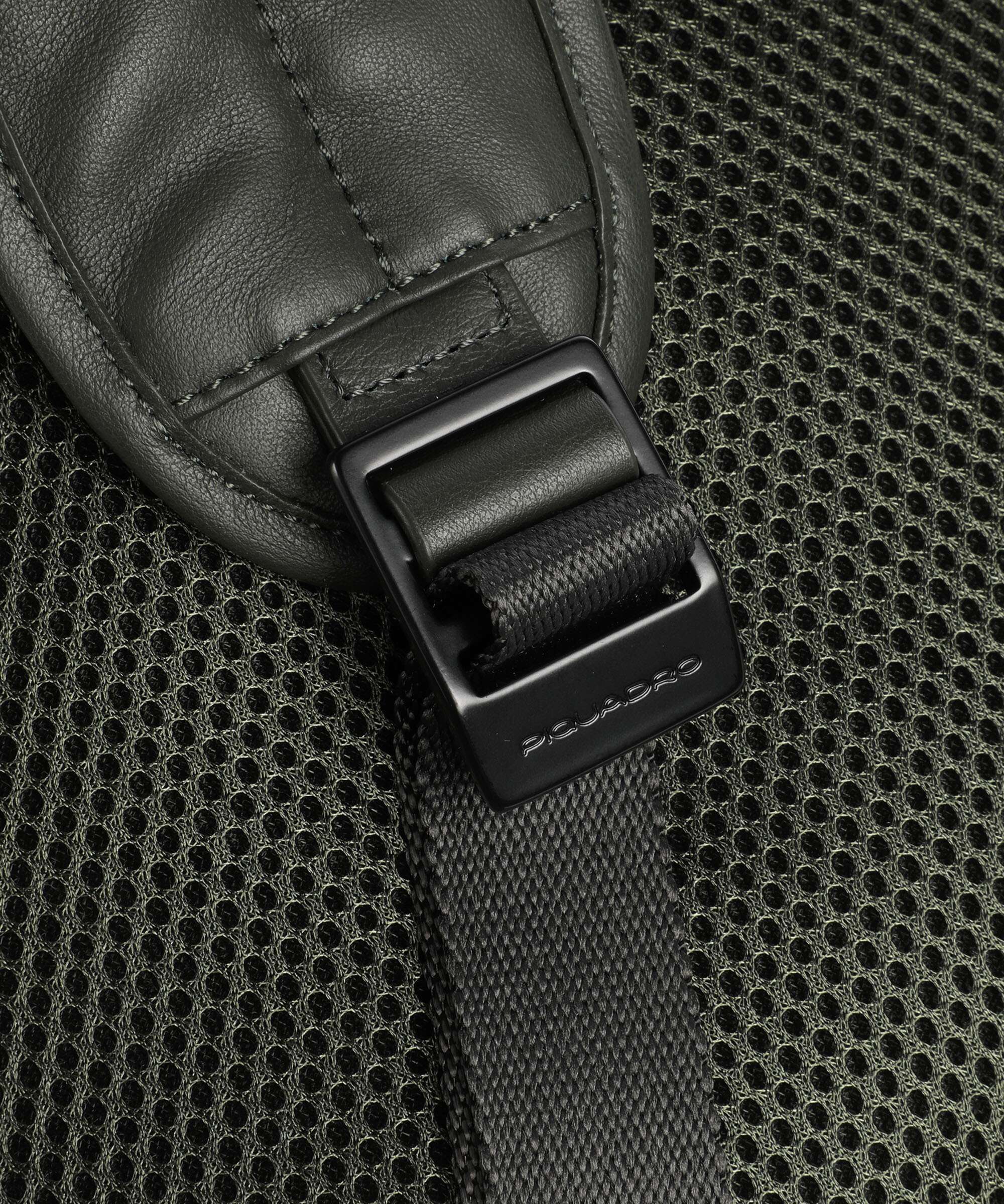 Piquadro Urban LED Sling bag forest green - Image 4