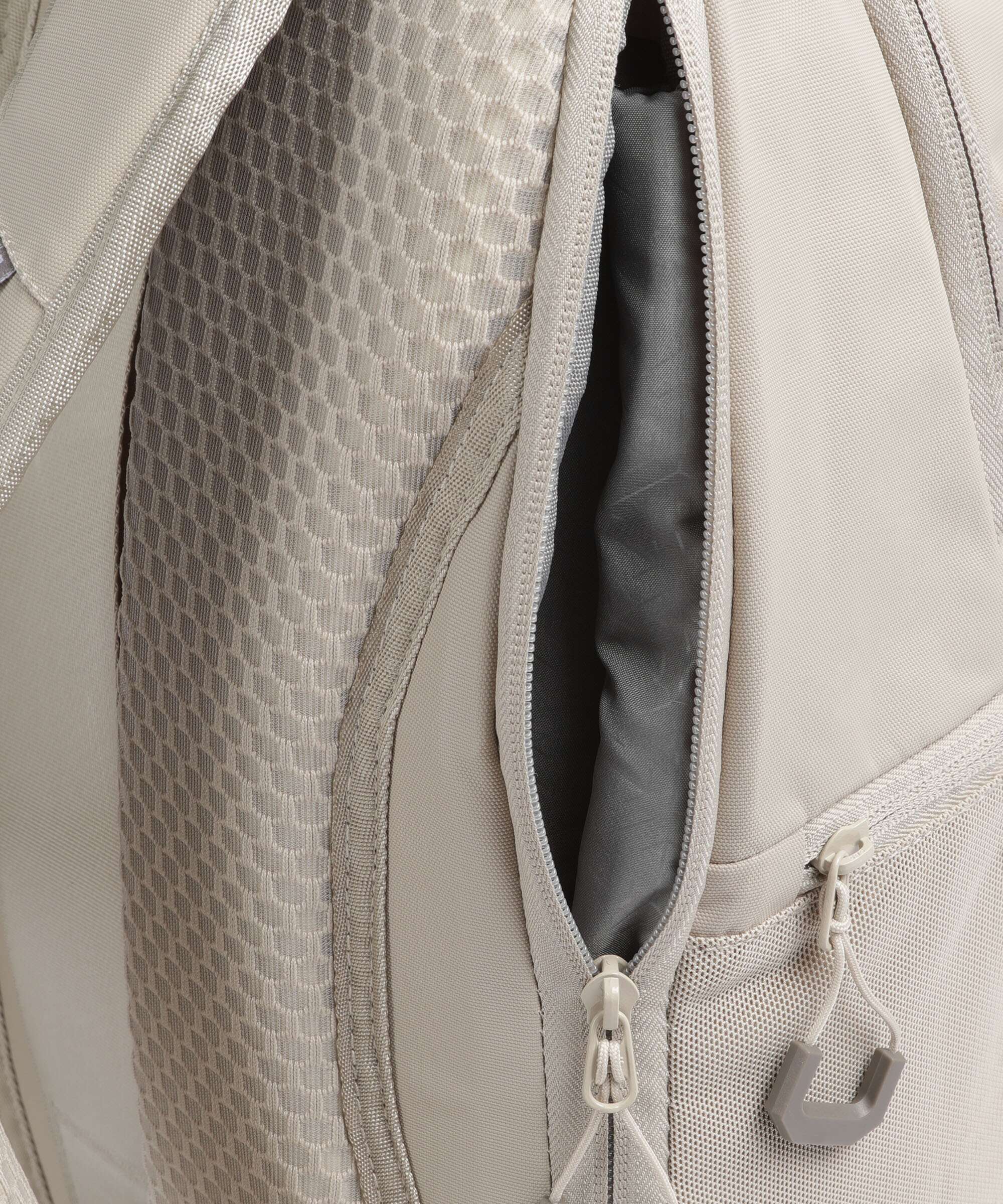 Travelite Venture Line M Backpack sand - Image 6