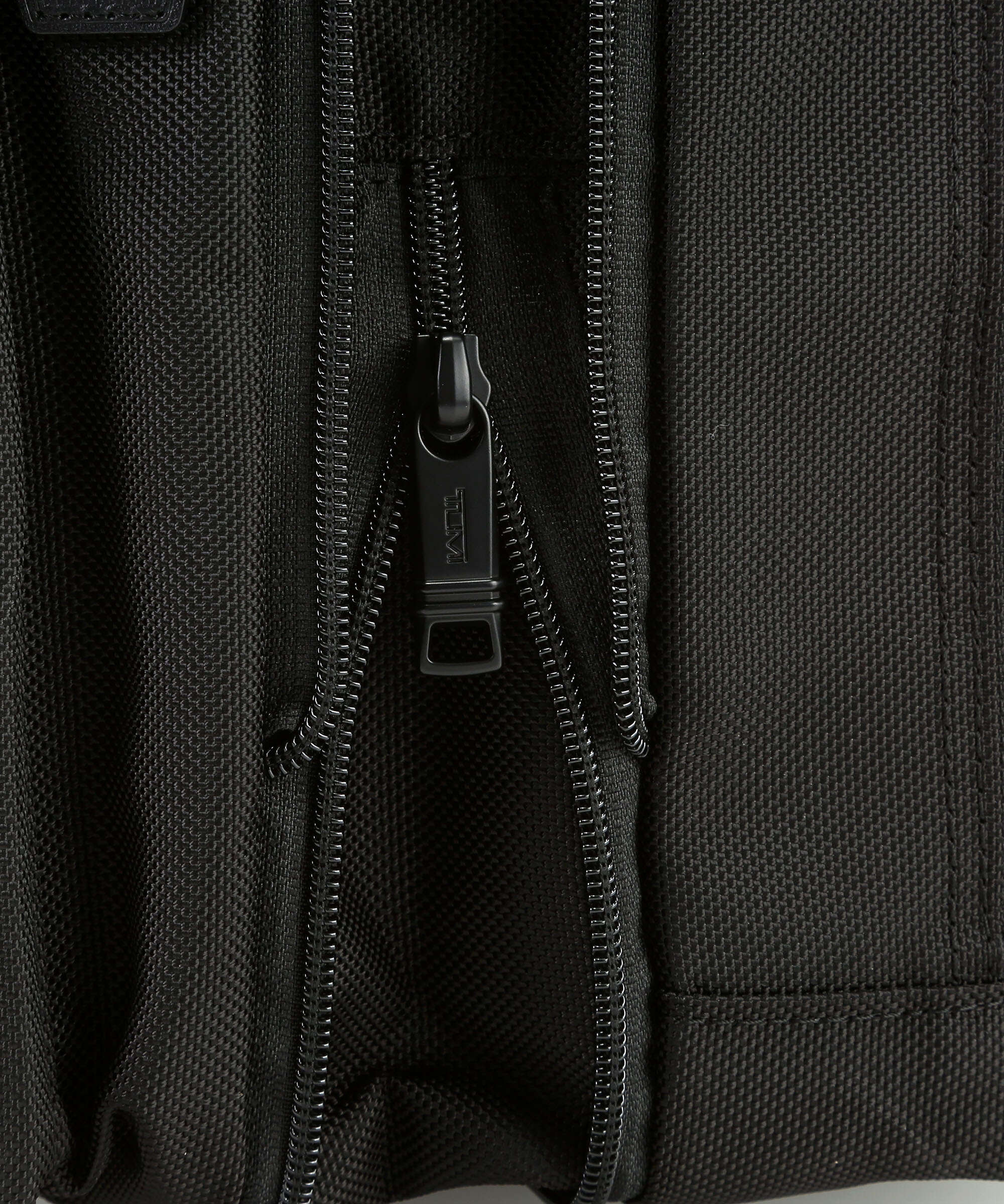 tumi Alpha 3 Briefcase black - Image 5