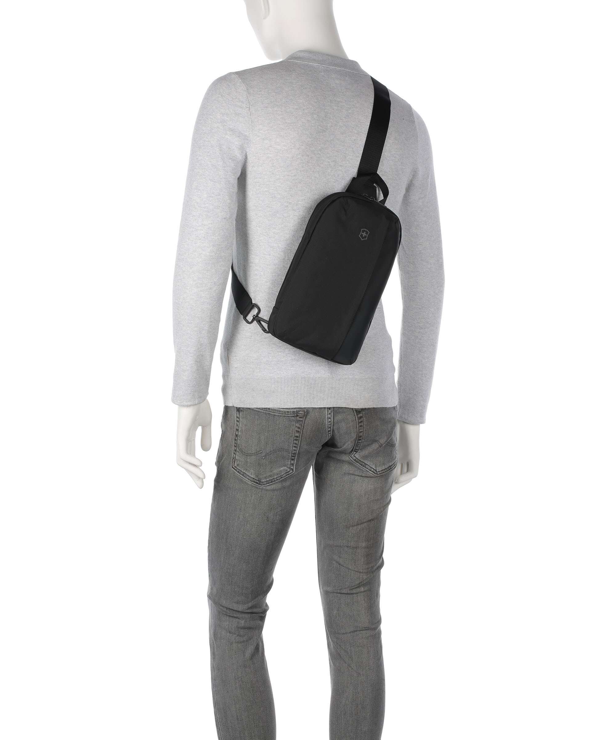 Victorinox Travel Essentials Sling bag black - Image 4